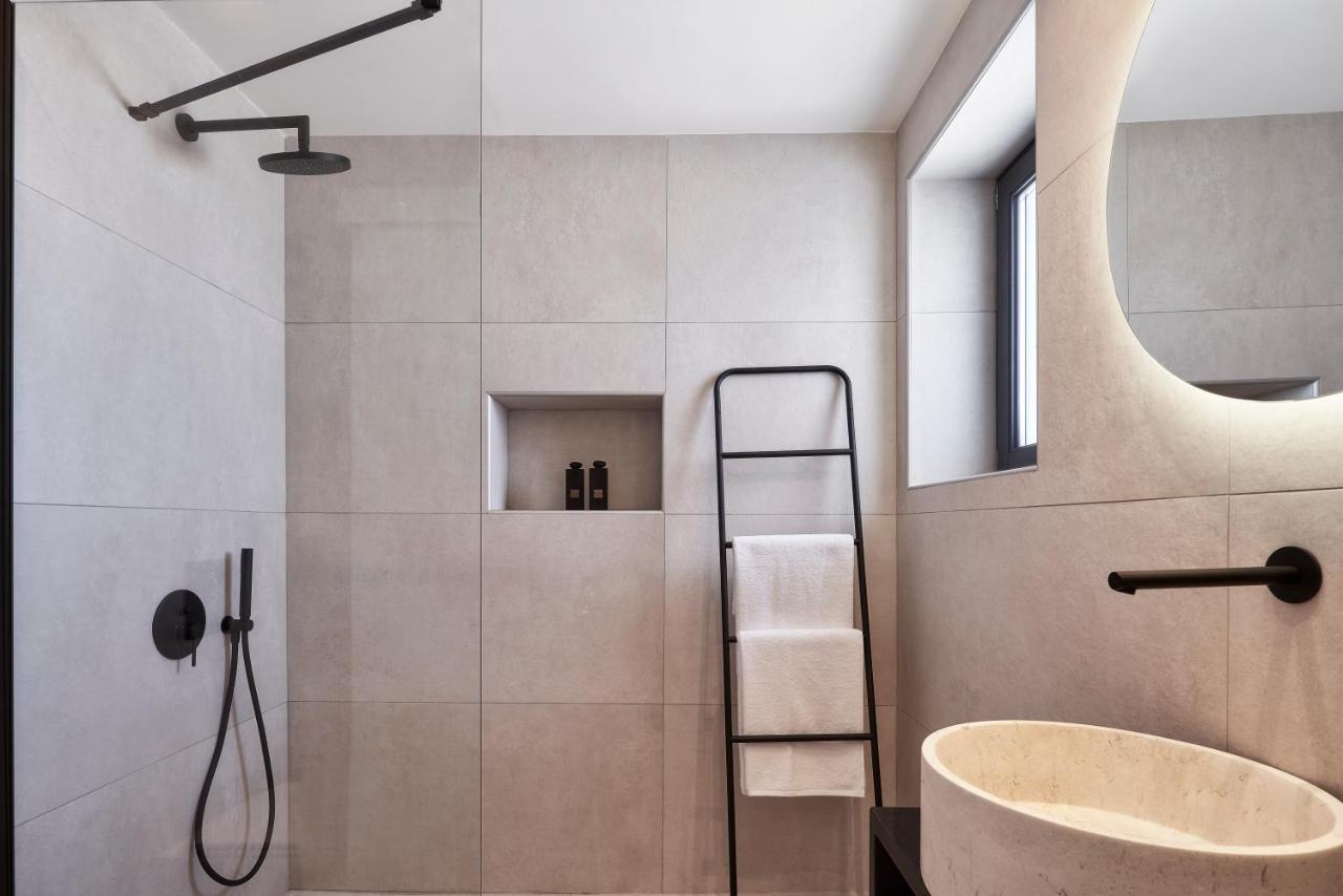 Brilliance Suites (Adults Only) 易莫洛林 外观 照片